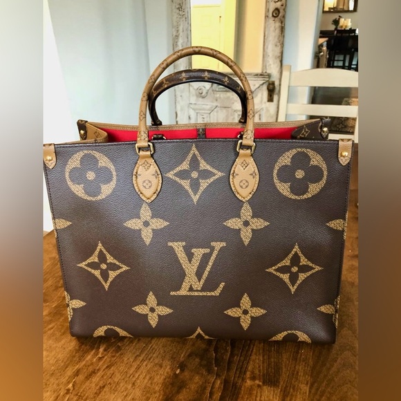 Louis Vuitton OnTheGo bag - Picture 3 of 5